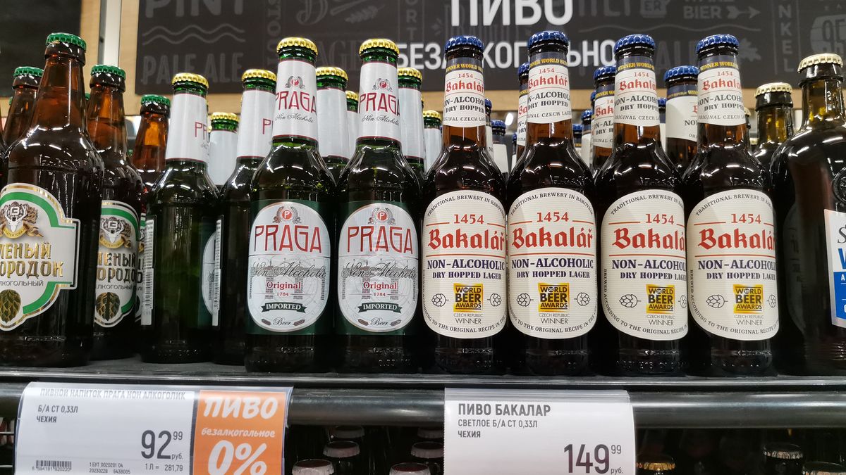 V moskevském hypermarketu mají české pivo. Válka? Nechte lidi žít, říká výrobce